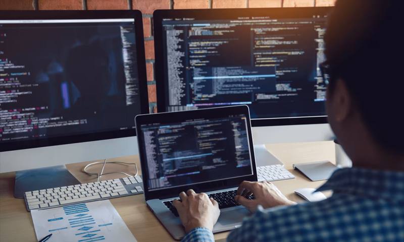 数据科学选型：R与Python如何赋能房山区网站建设？